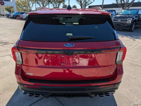 Certified 2025 Ford Explorer ST image 5