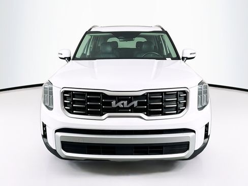 Used 2025 Kia Telluride S FWD image 2