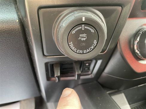 Used 2015 Ford Explorer XLT AWD/4WD image 6