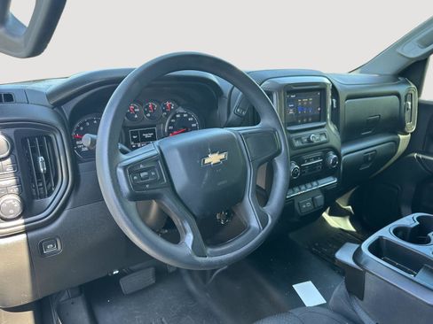 Used 2022 Chevrolet Silverado 1500 Custom image 11