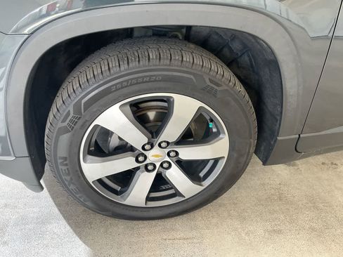 Used 2020 Chevrolet Traverse LT w/ LT Premium Package image 10