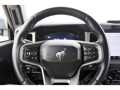 Used 2025 Ford Bronco Outer Banks AWD/4WD image 16
