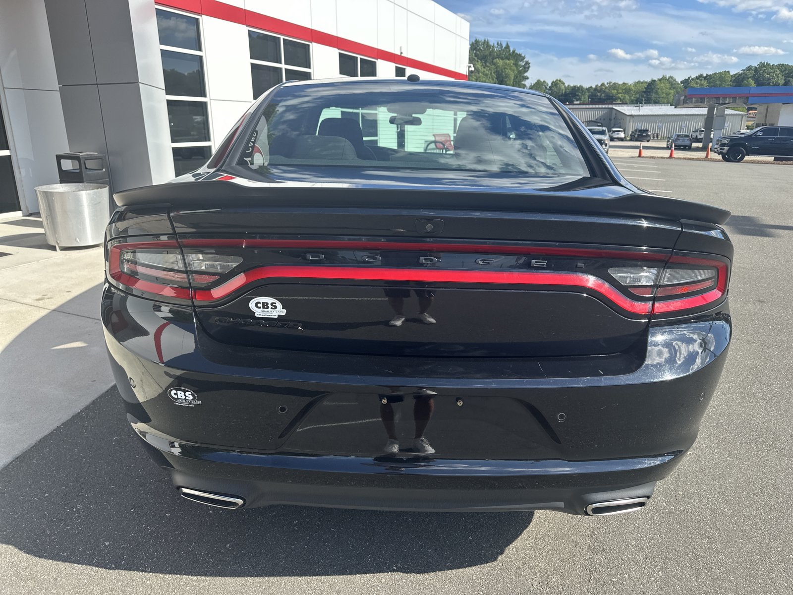 Used 2022 Dodge Charger SXT w/ Blacktop Package RWD image 7