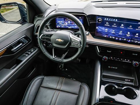 Used 2025 Chevrolet Tahoe High Country image 14