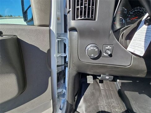 New 2025 Chevrolet Express 2500 w/ Enhanced Convenience Package image 16