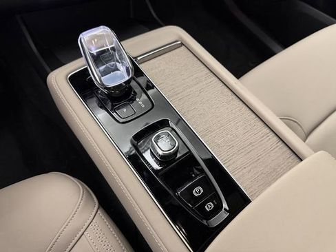 New 2026 Volvo XC90 T8 Plus w/ Protection Package Premier image 22