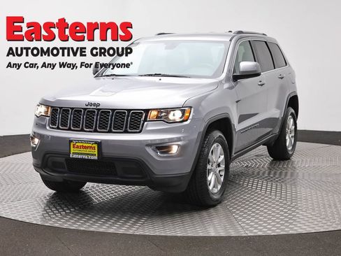 Used 2021 Jeep Grand Cherokee Laredo AWD/4WD image 1