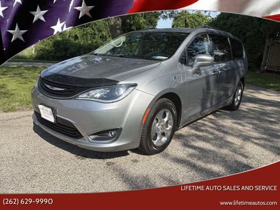Used 2019 Chrysler Pacifica Touring-L w/ Premium Audio Group
