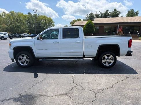 Used 2016 GMC Sierra 2500 Denali w/ Duramax Plus Package AWD/4WD image 8