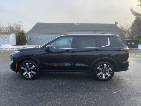 New 2026 Mitsubishi Outlander SE image 9