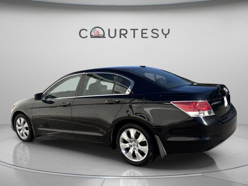 Used 2010 Honda Accord EX-L image 6