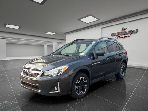 Used 2017 Subaru Crosstrek 2.0i Premium w/ Moonroof Package AWD/4WD image 6