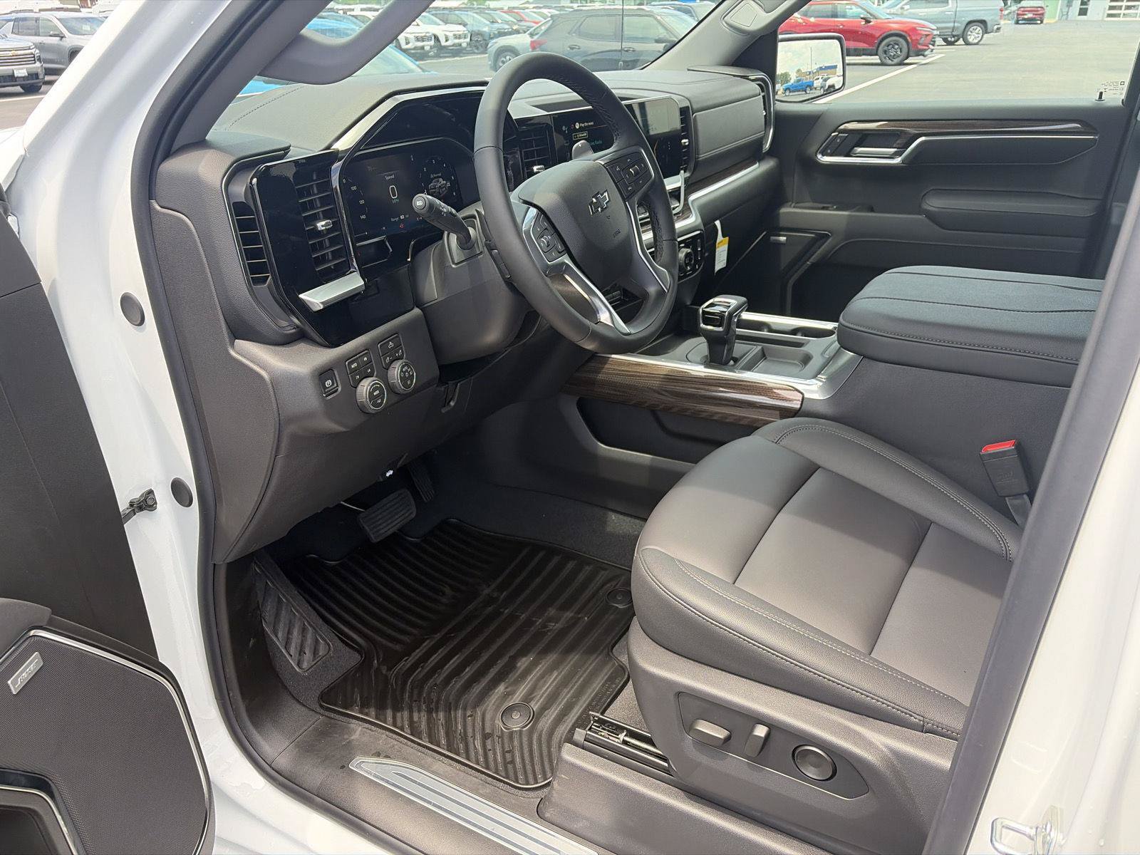 New 2026 Chevrolet Silverado 1500 RST w/ Convenience Package II AWD/4WD image 19