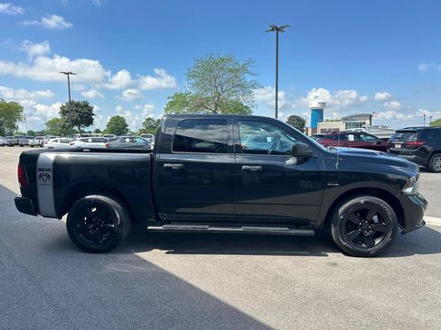 Used 2019 RAM 1500 Express w/ Wheel & Sound Group AWD/4WD image 8