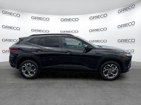 Used 2026 Chevrolet Trax LT w/ Driver Confidence Package FWD image 8