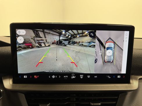 Used 2025 Ford Explorer ST image 11