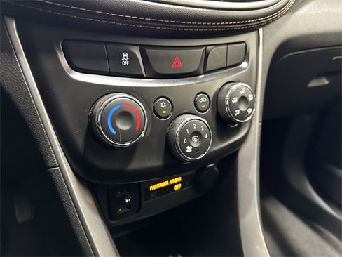 Certified 2020 Chevrolet Trax LT w/ Driver Confidence Package image 19