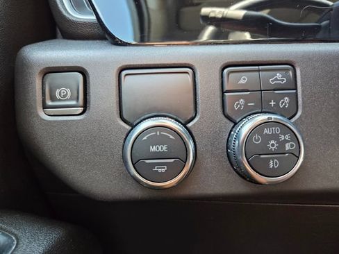Used 2023 GMC Sierra 1500 SLT w/ SLT Premium Plus Package RWD image 17