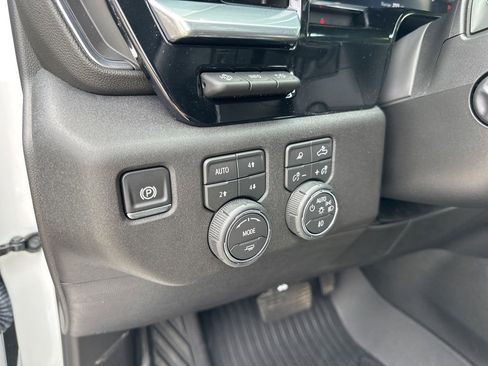 Used 2026 Chevrolet Silverado 1500 LTZ w/ LTZ Premium Package AWD/4WD image 15
