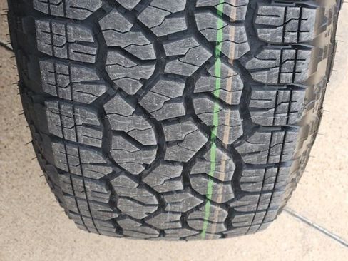 Used 2024 GMC Yukon AT4 w/ Technology Package image 19