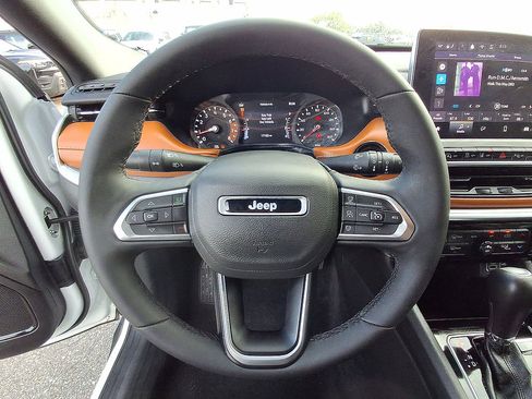 Certified 2025 Jeep Compass Limited AWD/4WD image 22