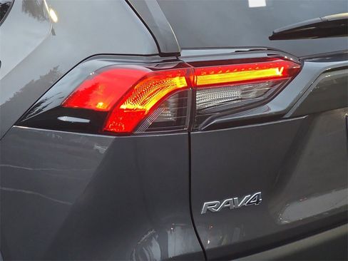 Used 2022 Toyota RAV4 LE image 36