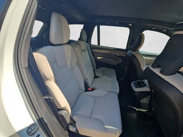 Used 2025 Volvo XC90 B5 Core w/ Climate Package AWD/4WD image 19