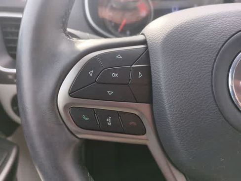 Certified 2021 Jeep Cherokee Latitude Lux w/ Comfort/Convenience Group AWD/4WD image 24