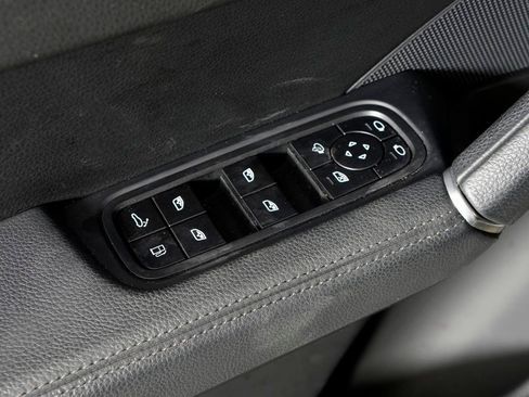 Used 2022 Porsche Cayenne E-Hybrid image 15