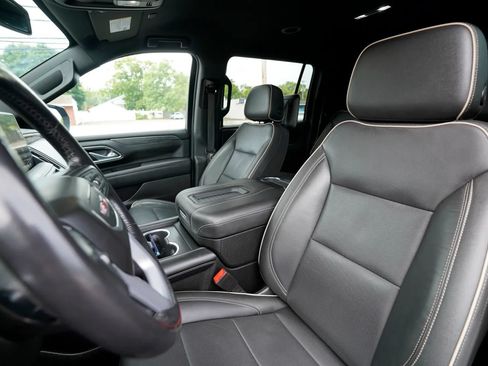 Used 2021 GMC Yukon XL SLT w/ Rear Media and Nav Package AWD/4WD image 25