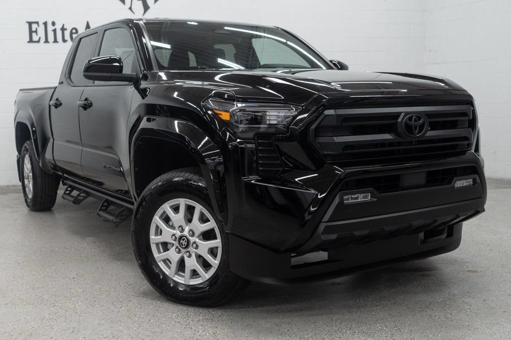 Used 2025 Toyota Tacoma SR5 AWD/4WD image 47