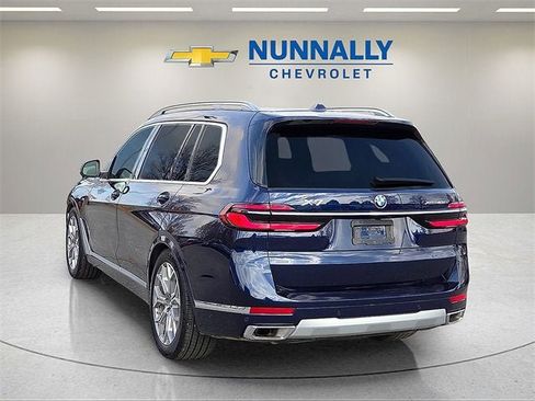 Used 2025 BMW X7 xDrive40i w/ Executive Package image 3
