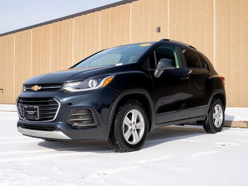 Certified 2021 Chevrolet Trax LT w/ Driver Confidence Package image 4