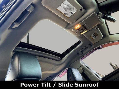 Used 2021 Toyota Highlander XLE image 28