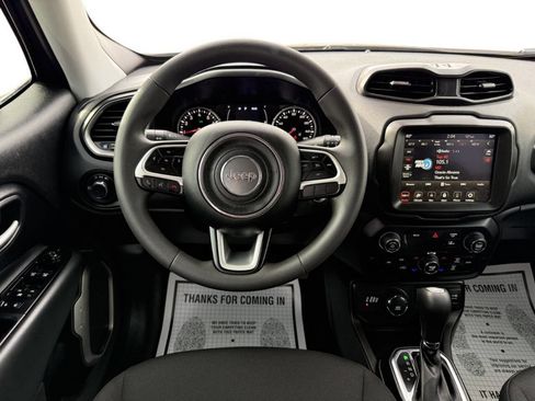 Used 2023 Jeep Renegade Latitude image 14