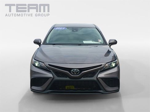 Used 2023 Toyota Camry SE image 2
