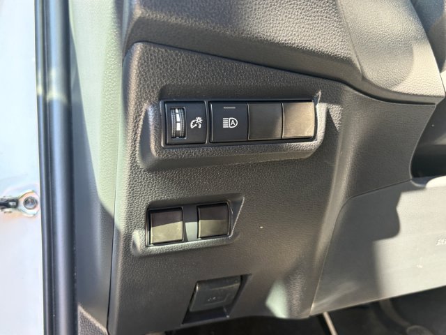 Used 2023 Toyota Corolla Cross LE AWD/4WD image 33