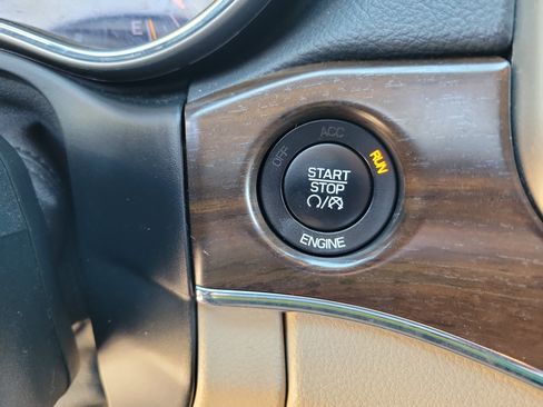 Used 2015 Jeep Grand Cherokee Limited w/ Trailer Tow Group IV image 13