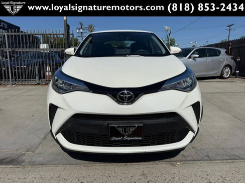 Used 2020 Toyota C-HR LE FWD image 2