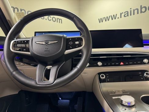 Used 2026 Genesis GV70 2.5T Select image 9