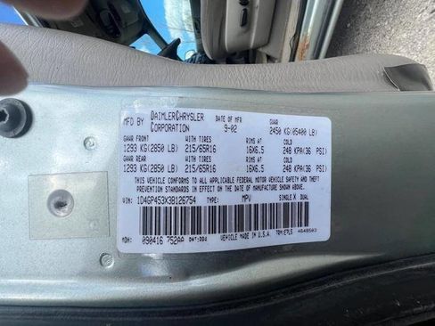 Used 2003 Dodge Caravan Sport FWD image 35
