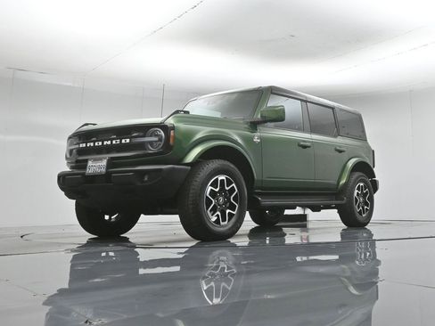 Certified 2025 Ford Bronco Outer Banks AWD/4WD image 47