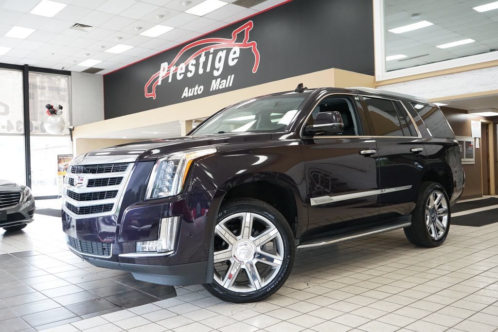 Used 2018 Cadillac Escalade Luxury AWD/4WD image 25