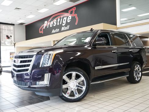 Used 2018 Cadillac Escalade Luxury AWD/4WD image 25