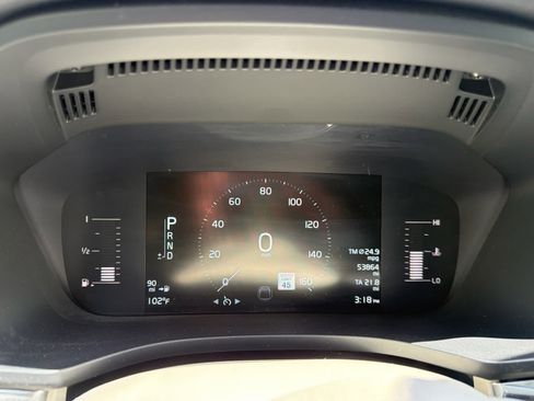Used 2019 Volvo XC60 T5 Momentum w/ Premium Package FWD image 35