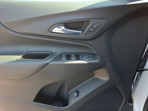 Used 2023 Chevrolet Equinox LT image 11