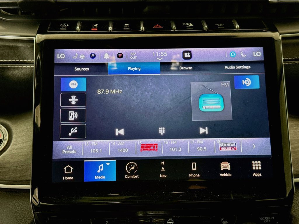 Used 2023 Jeep Grand Cherokee Limited RWD image 15