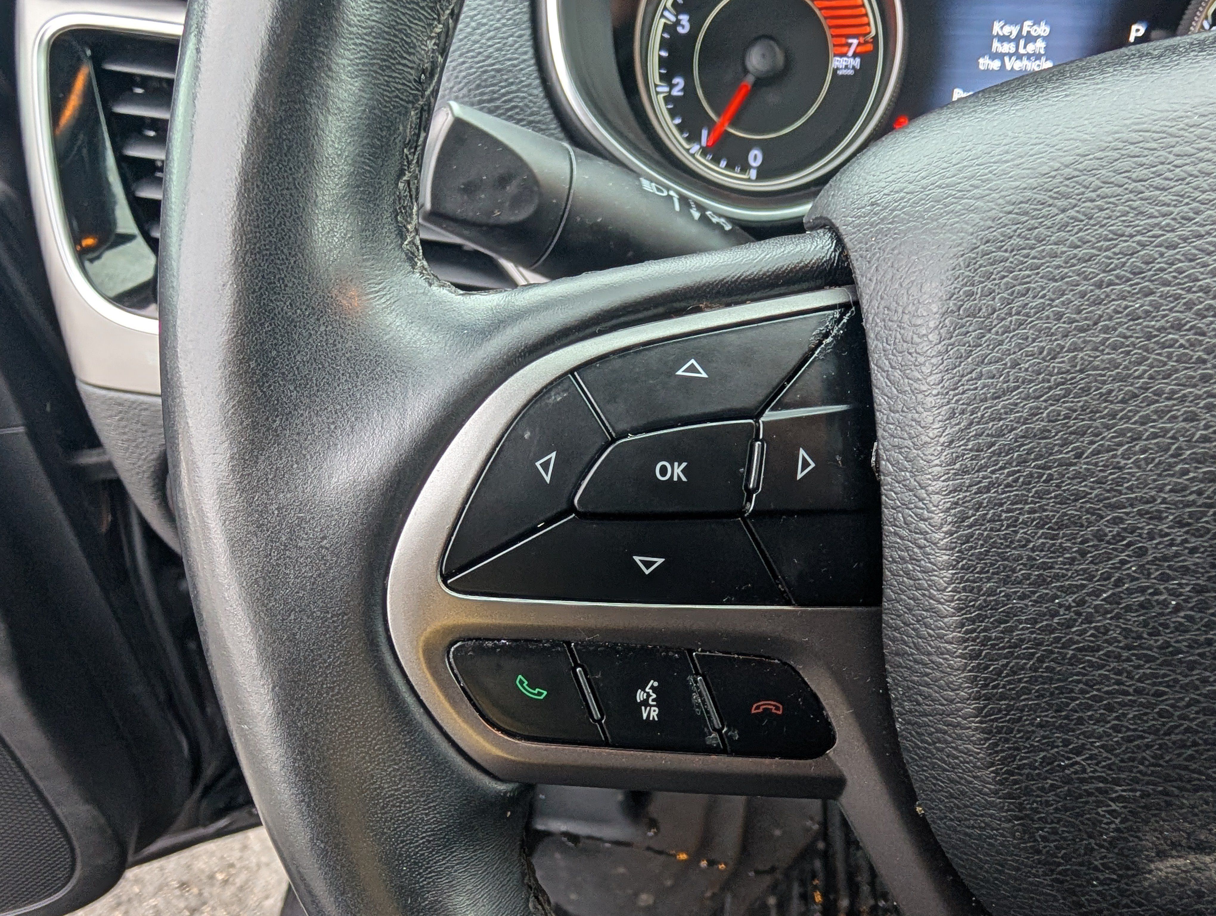 Used 2019 Jeep Cherokee Limited AWD/4WD image 16
