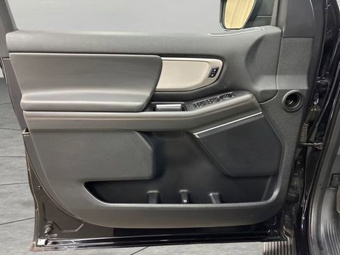 Used 2025 Ford Expedition Active image 10