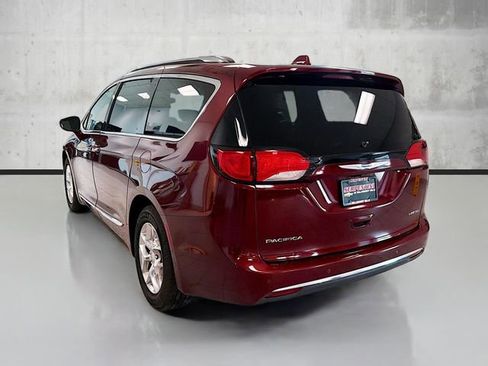 Used 2019 Chrysler Pacifica Limited image 7